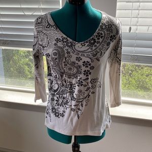Katina Marie white and black vneck midi sleeve floral top
